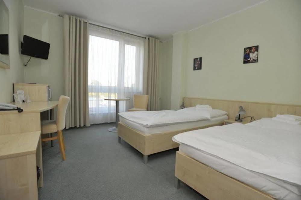 Buly Arena Hotel Kravare  Bagian luar foto