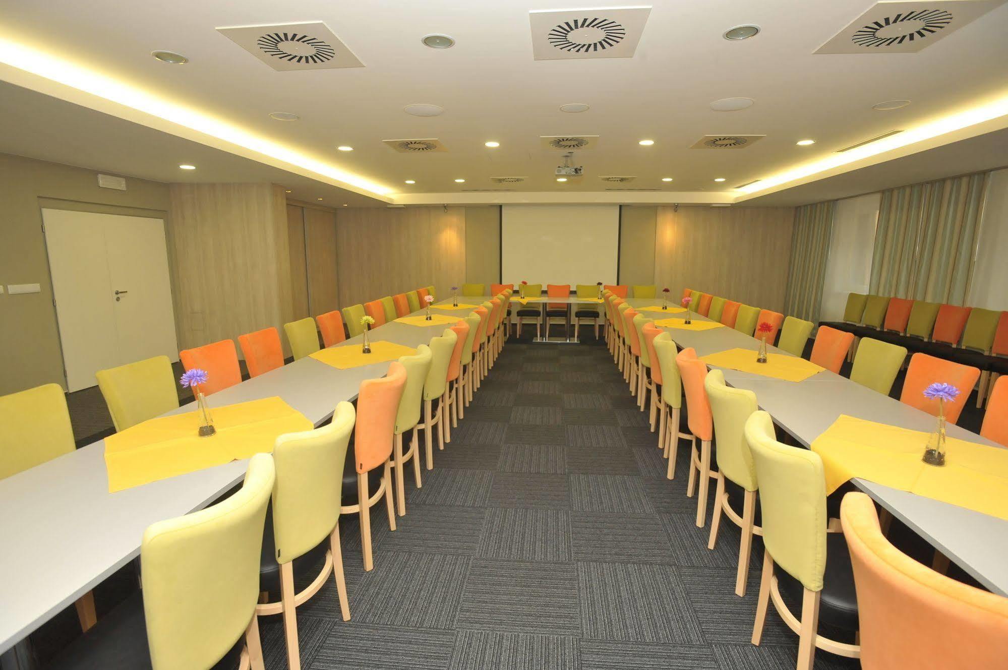 Buly Arena Hotel Kravare  Bagian luar foto